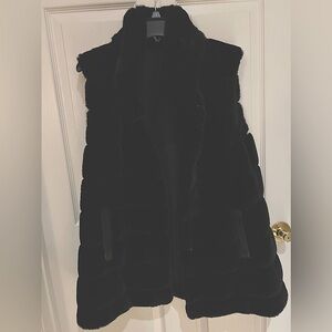 Black faux fur vest. Jones NY.